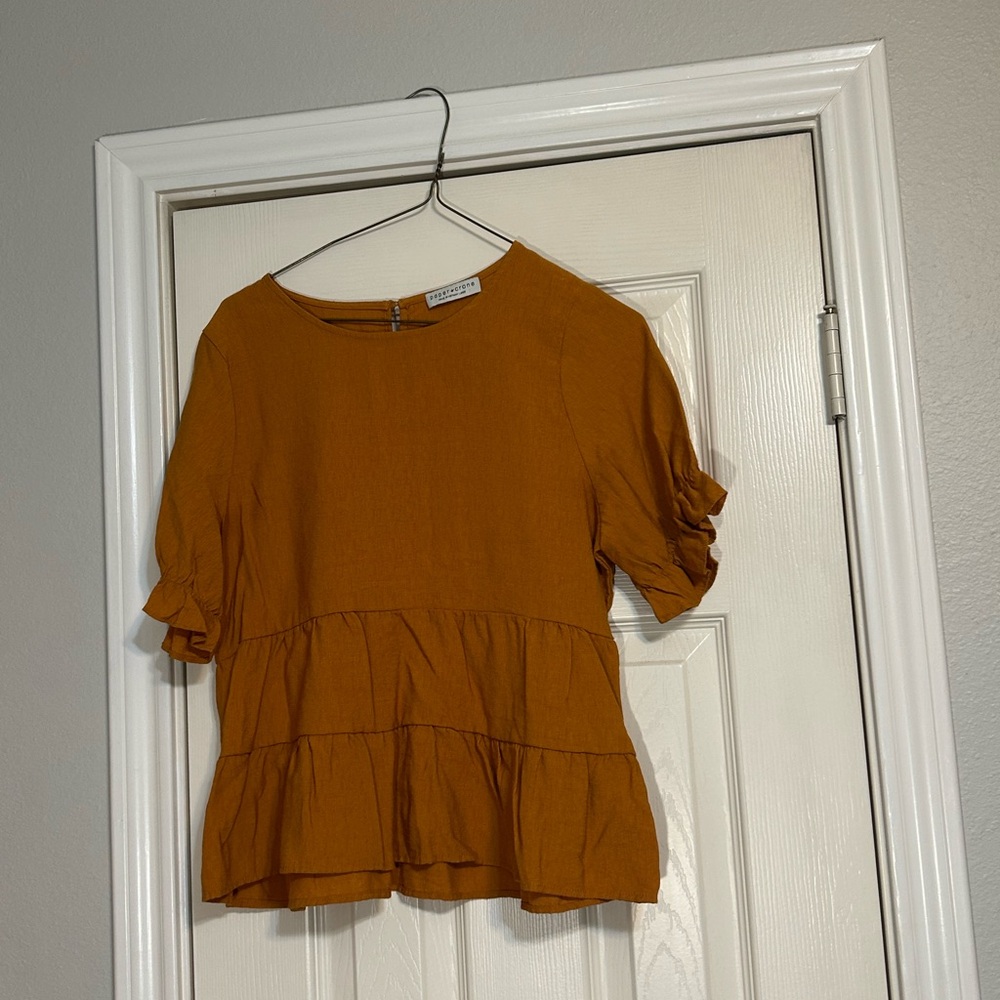 Women's Mustard Top